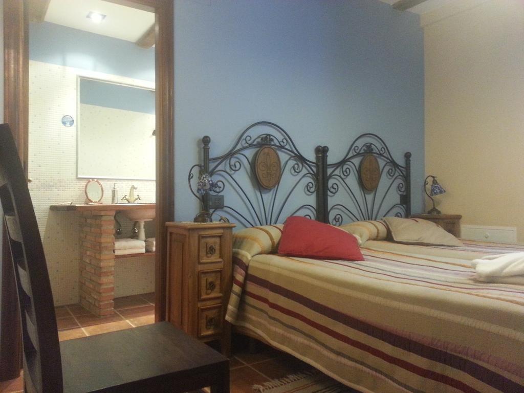 Hotel Rural El Horno De Aliaga Room photo